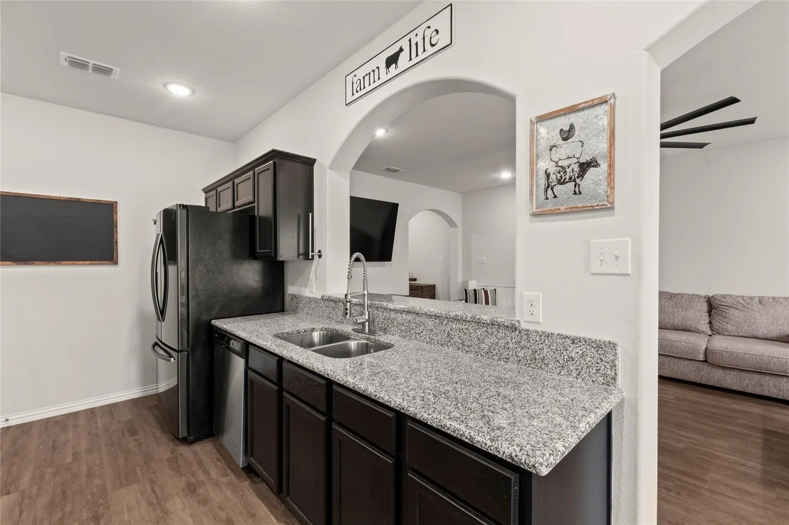 Photo of 115 Oak Springs Loop
