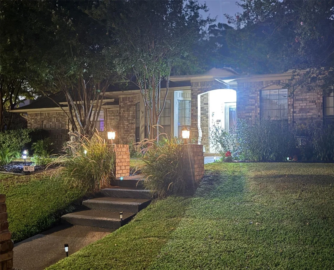 Photo of 6004 Lakehurst Drive