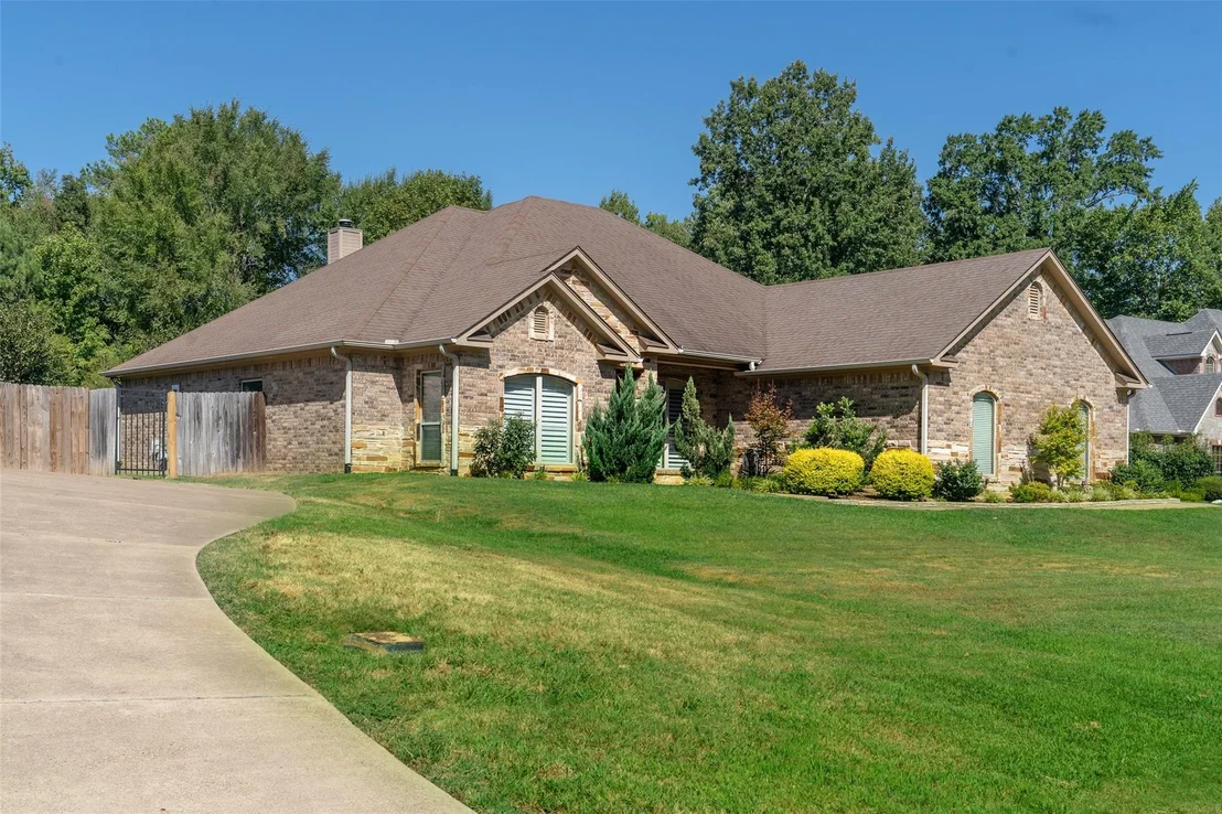 Photo of 160 Timber Falls Drive