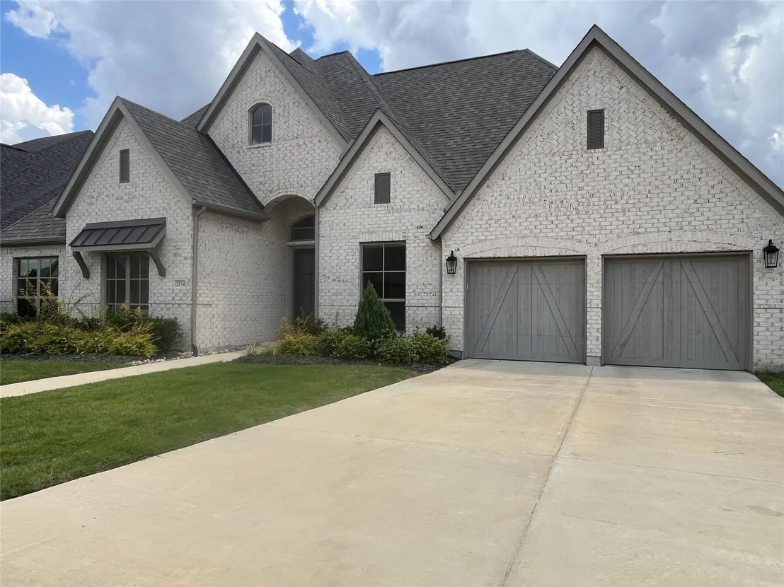 Photo of 2834 Midlake Drive