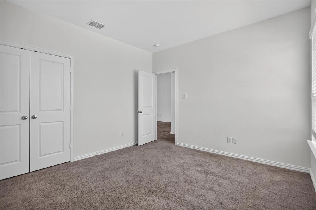 Photo of 729 Lombard Lane