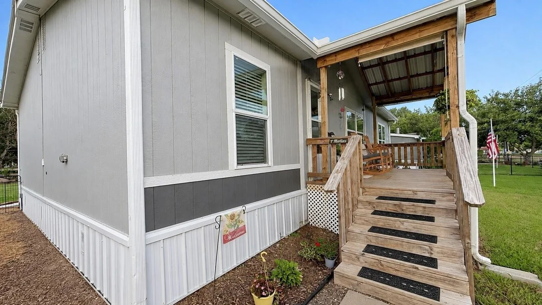 Photo of 852 Cheyenne