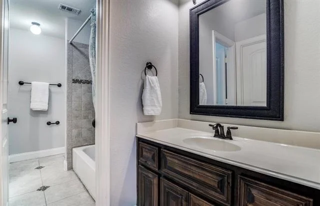 Photo of 412 Bur Oak Trail