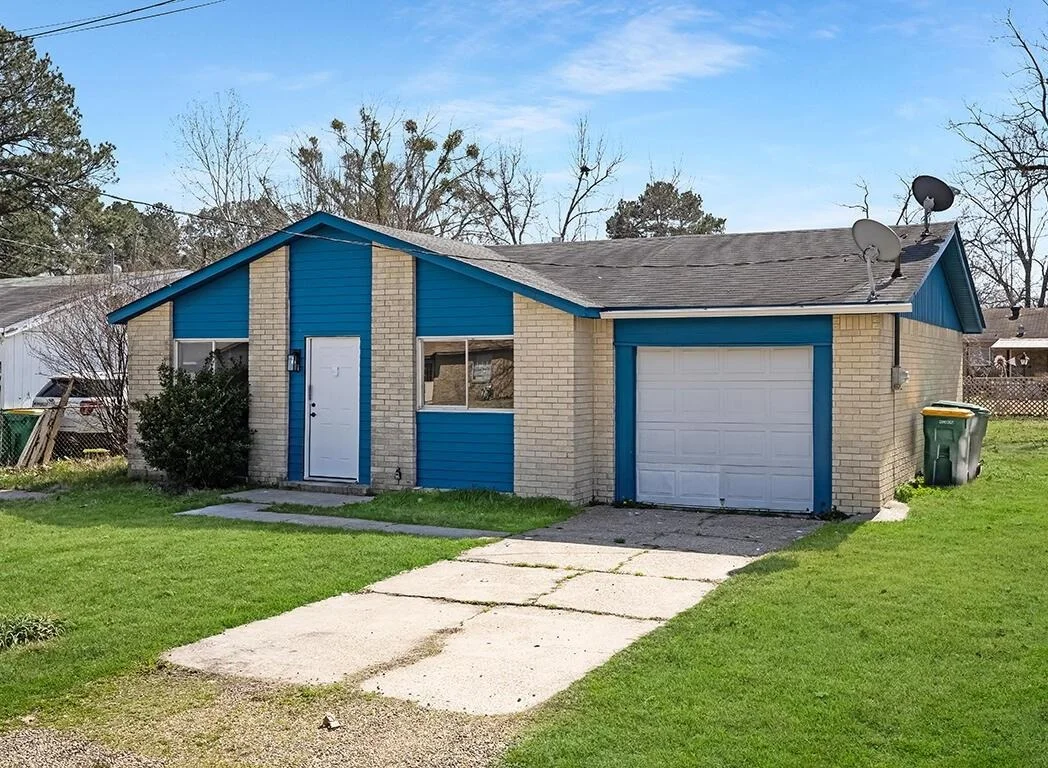 Photo of 2405 Mamie Drive