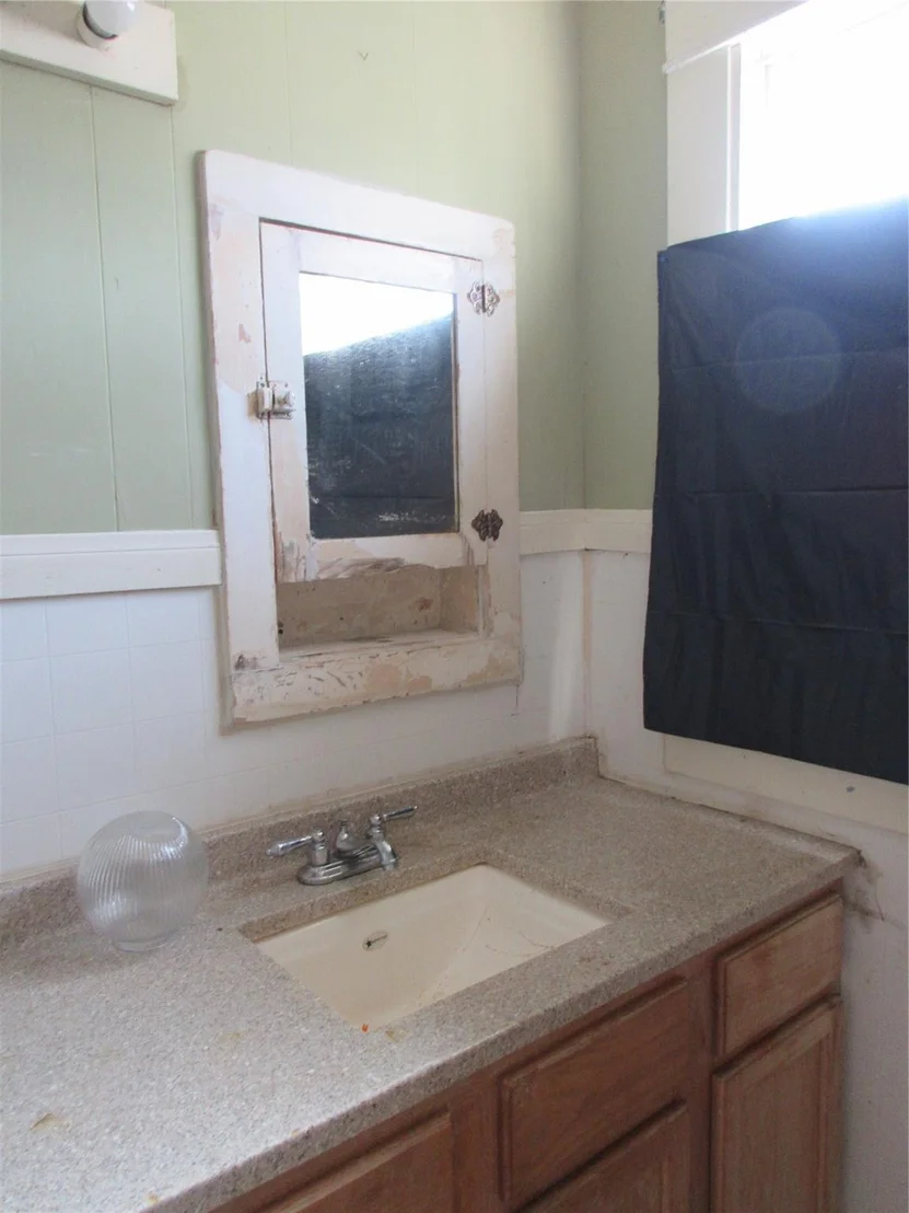 Photo of 916 Ward