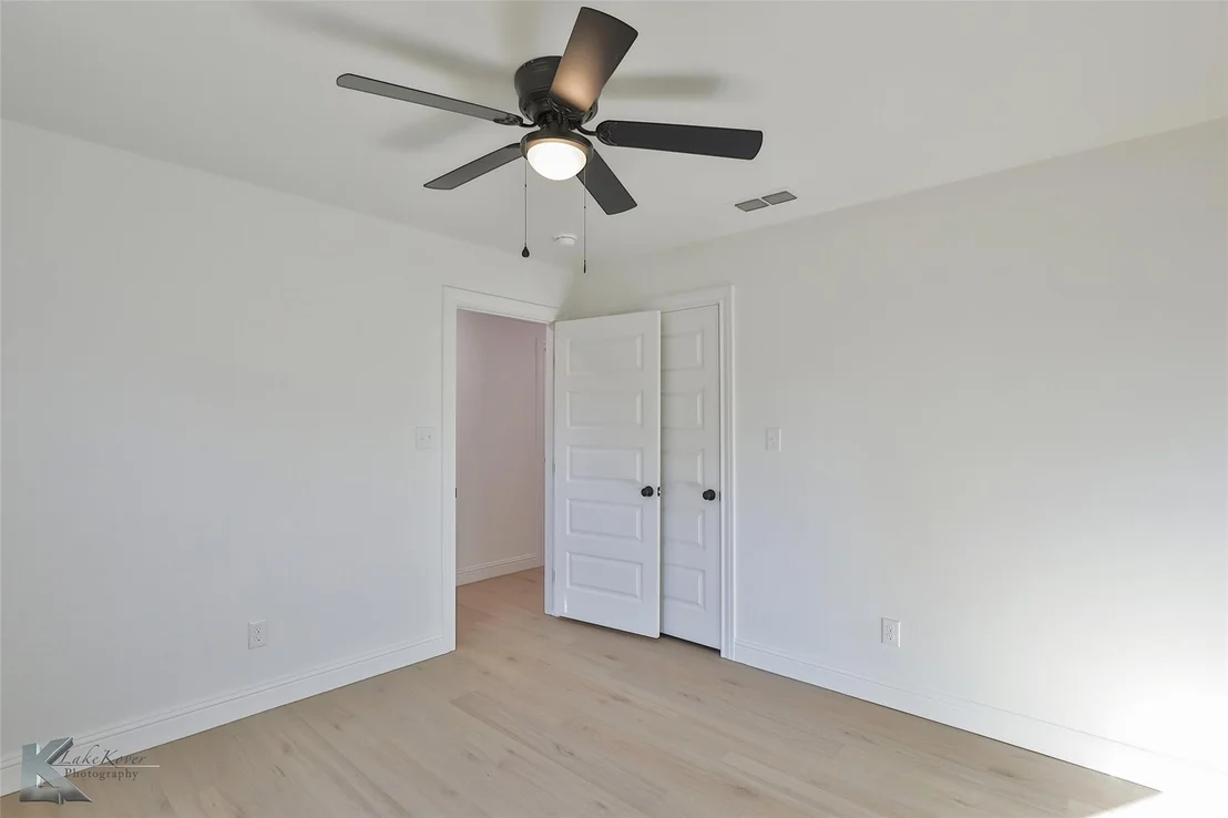 Photo of 2571 Bel Air