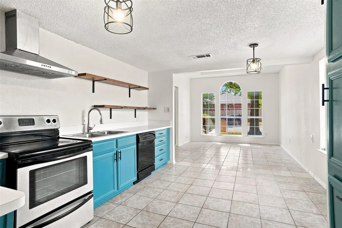 Photo of 1001 Flower Drive