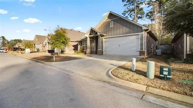 Photo of 2927 Meadow Brook Trail