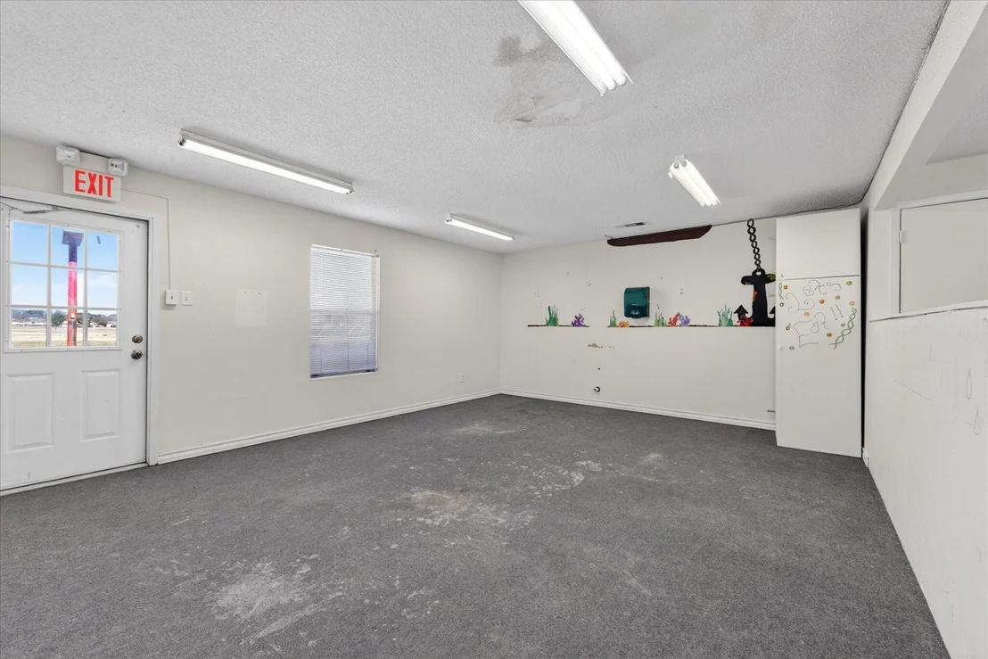 Photo of 611 W Spring Valley Road