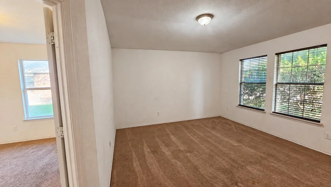 Photo of 613 Redwing Drive