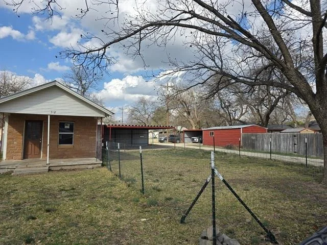 Photo of 312 N 3rd Street