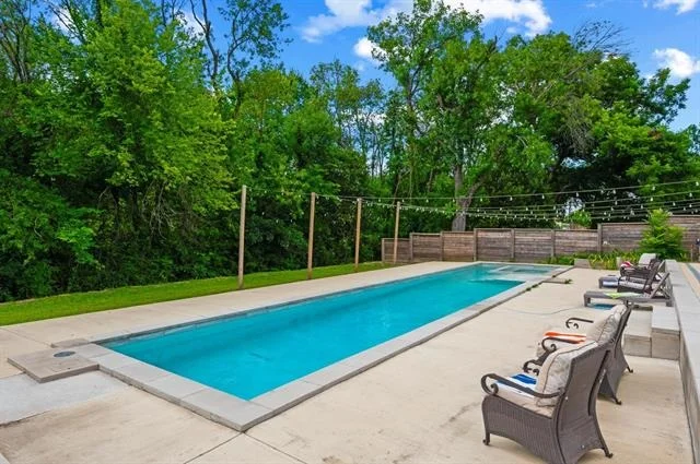 Photo of 6602 Lyons Road
