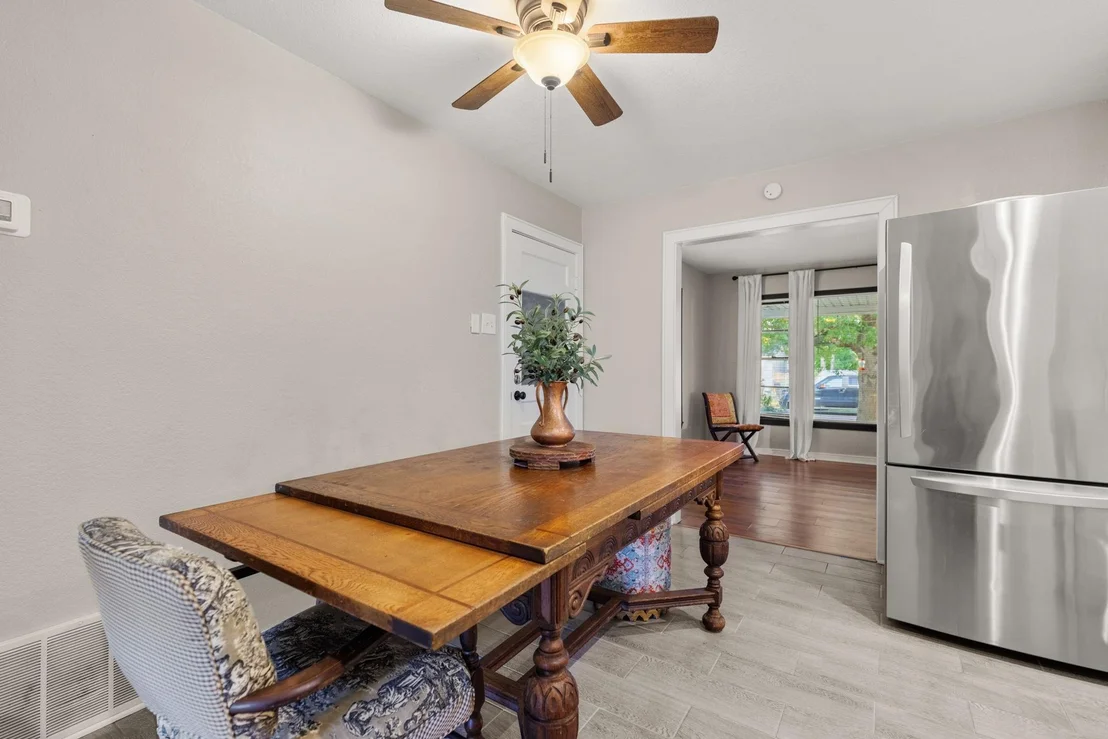 Photo of 2921 Summer Avenue