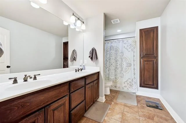 Photo of 220 Ebony Place