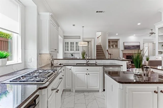 Photo of 5937 Glendower Lane