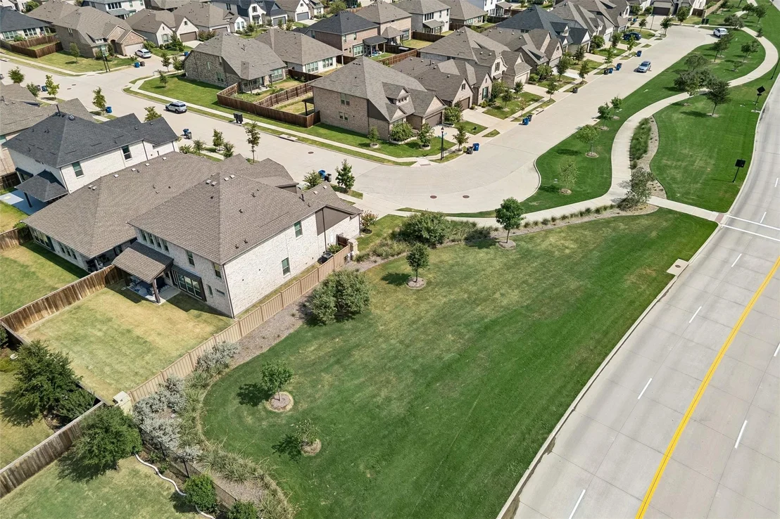 Photo of 621 Hummingbird Drive