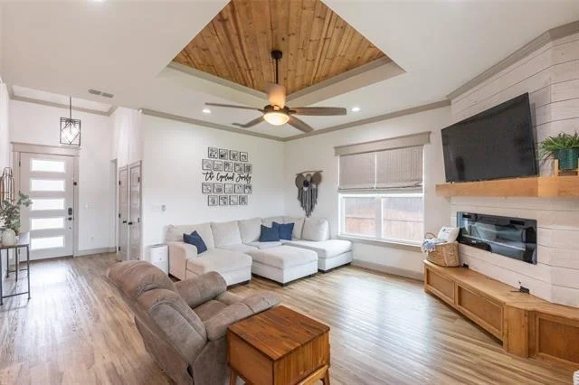 Photo of 350 Bella Way