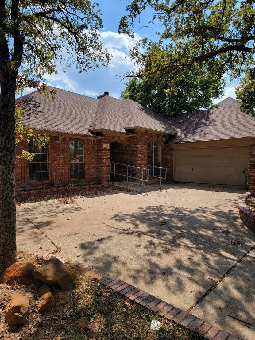 Photo of 4904 Saddleback Road