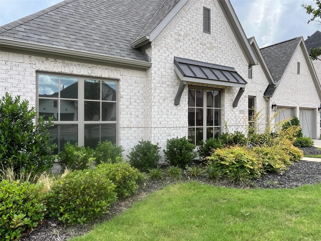 Photo of 2834 Midlake Drive