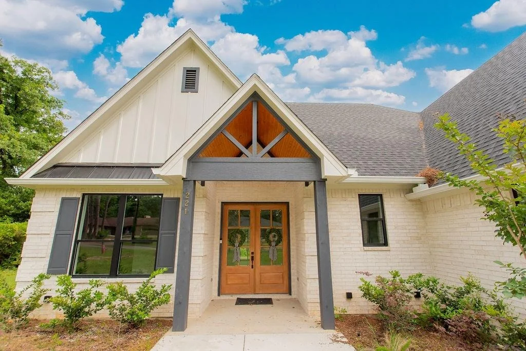 Photo of 221 Brookside Drive