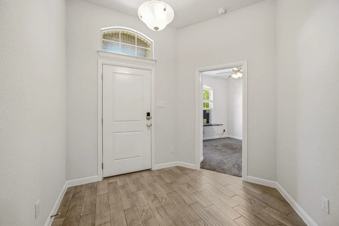 Photo of 1106 Burlingame Drive