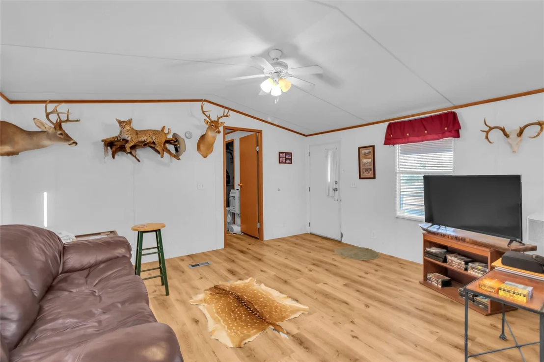 Photo of 824 CR 409