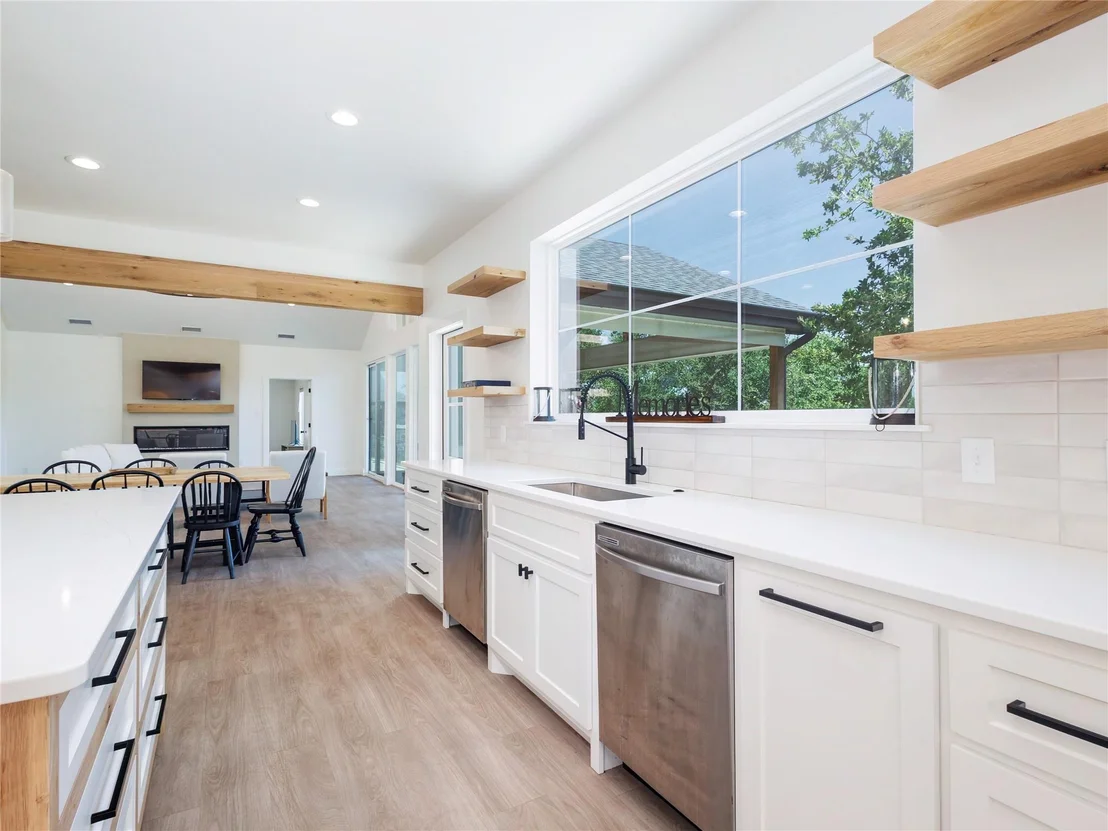 Photo of 660 Oak Point Drive