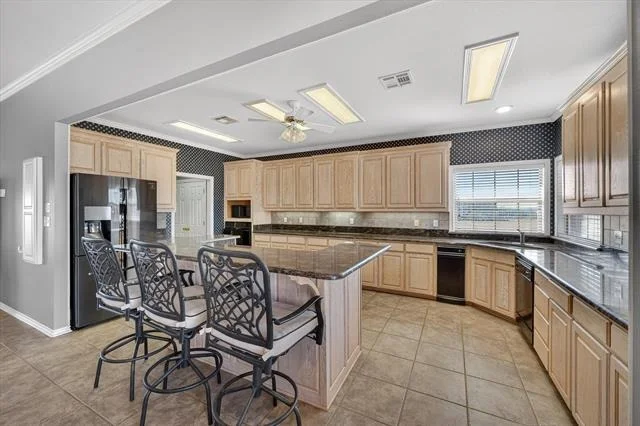 Photo of 1141 Lake Halbert Road