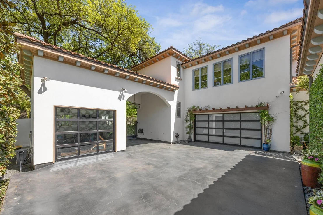 Photo of 4222 Brookview Drive