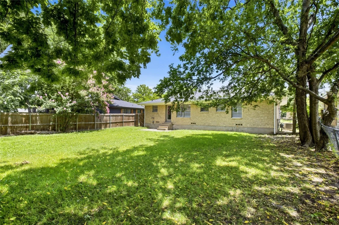 Photo of 1006 N Grant Drive