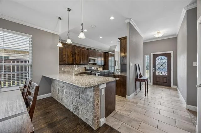 Photo of 8005 Lake Bend Drive