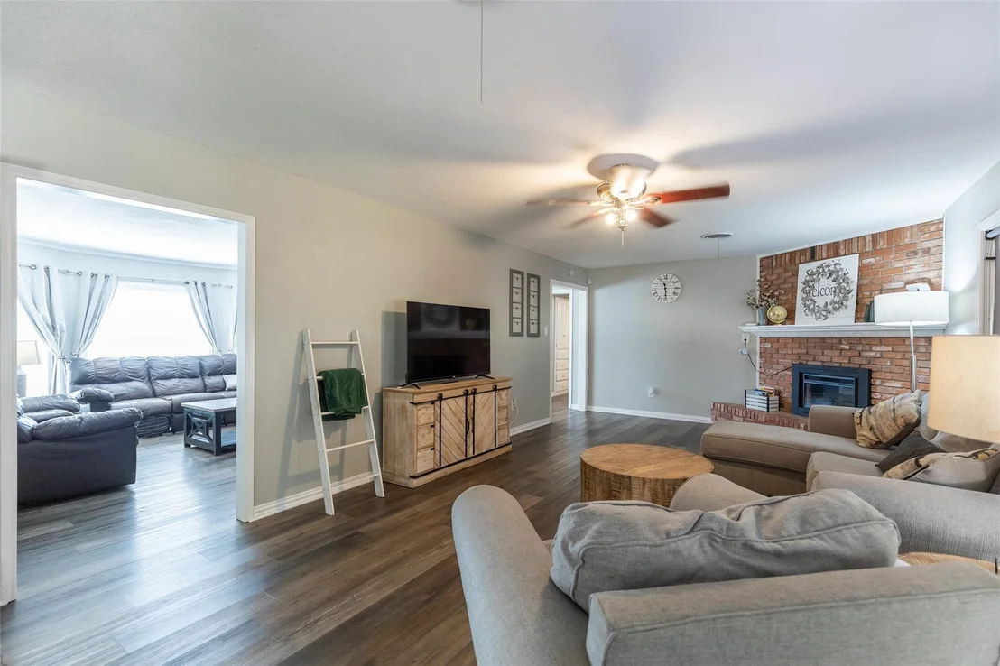 Photo of 1842 Elmwood Drive