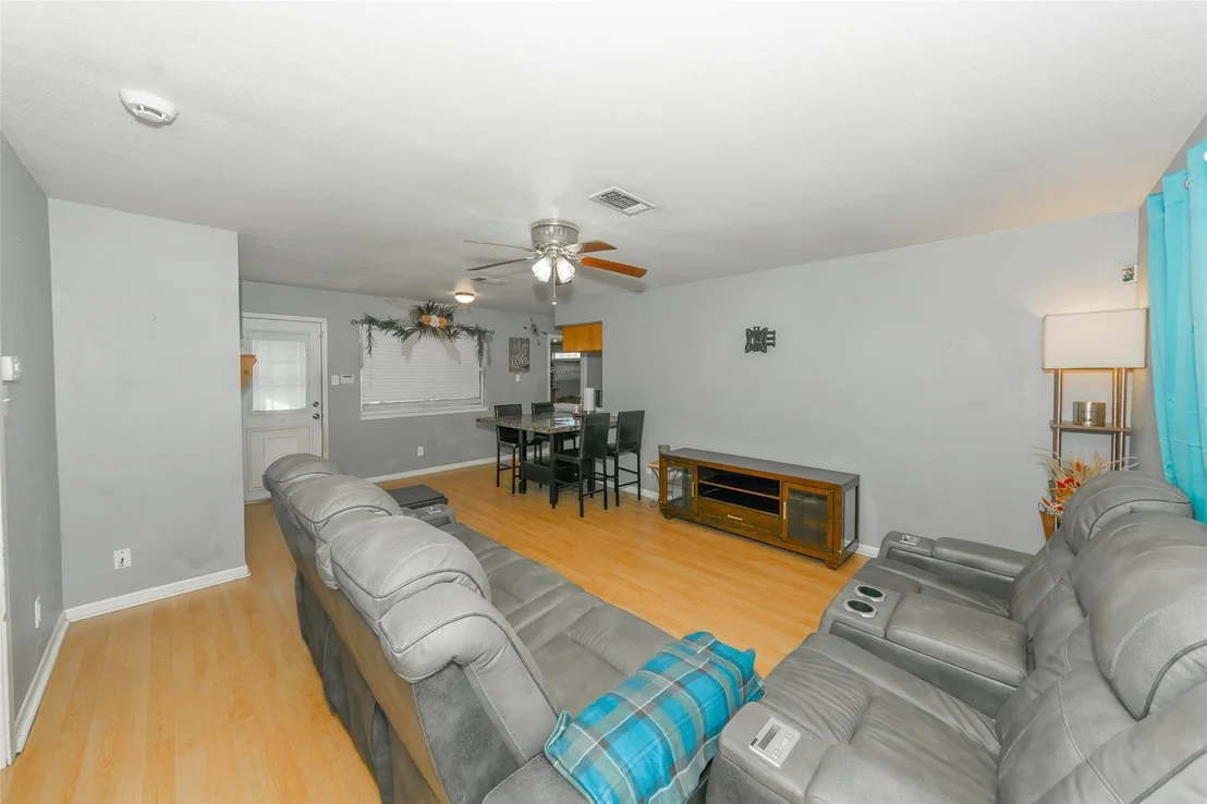 Photo of 189 Lee Boulevard