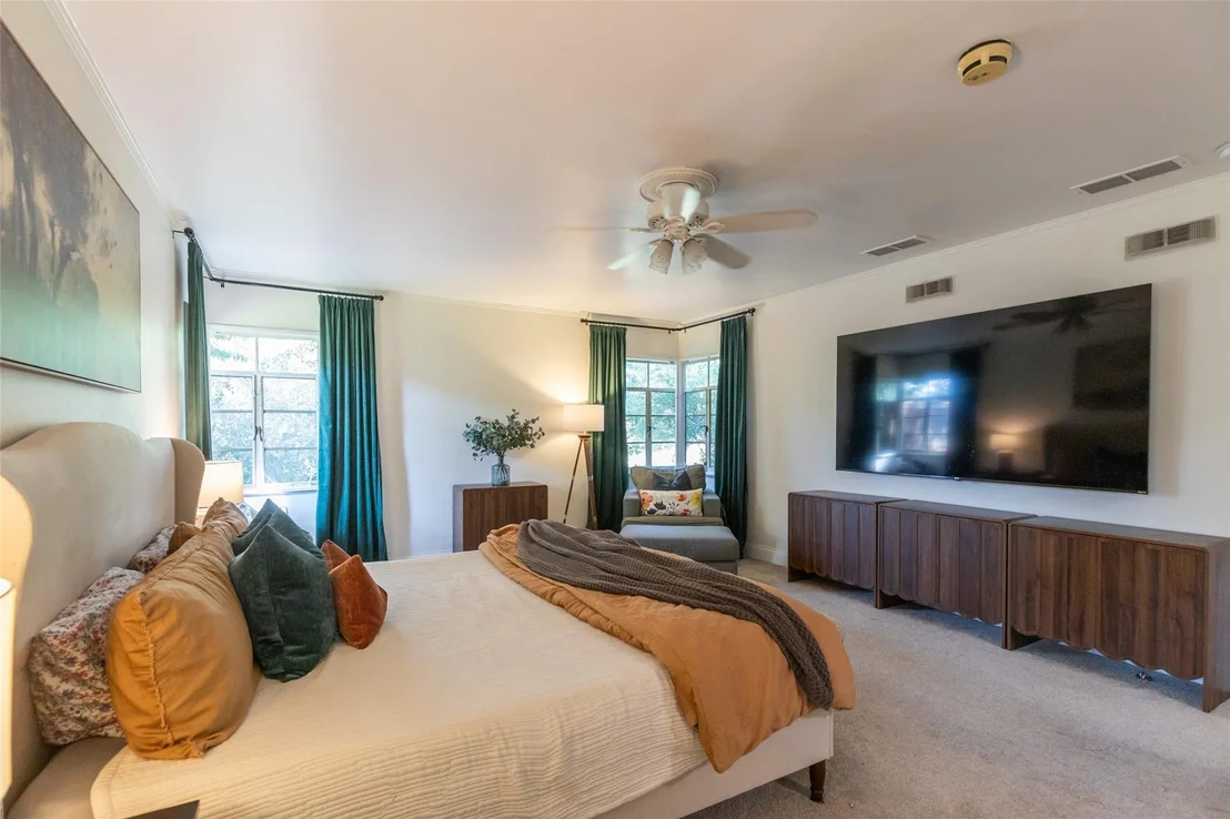 Photo of 3765 Woodridge Drive