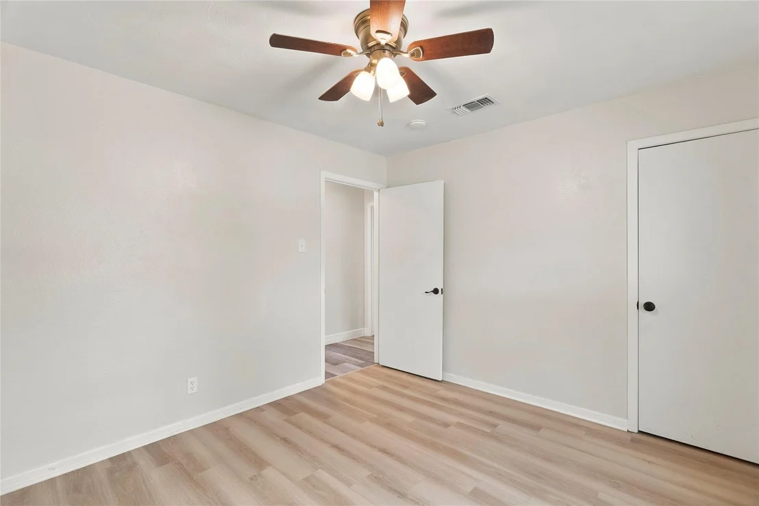 Photo of 106 E 3rd Street