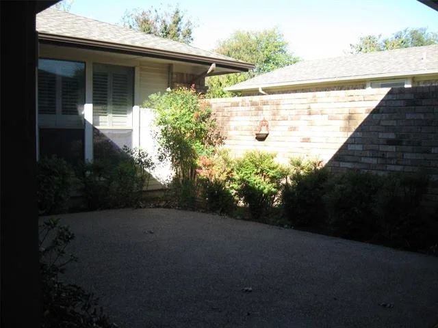 Photo of 5200 Ledgestone Drive