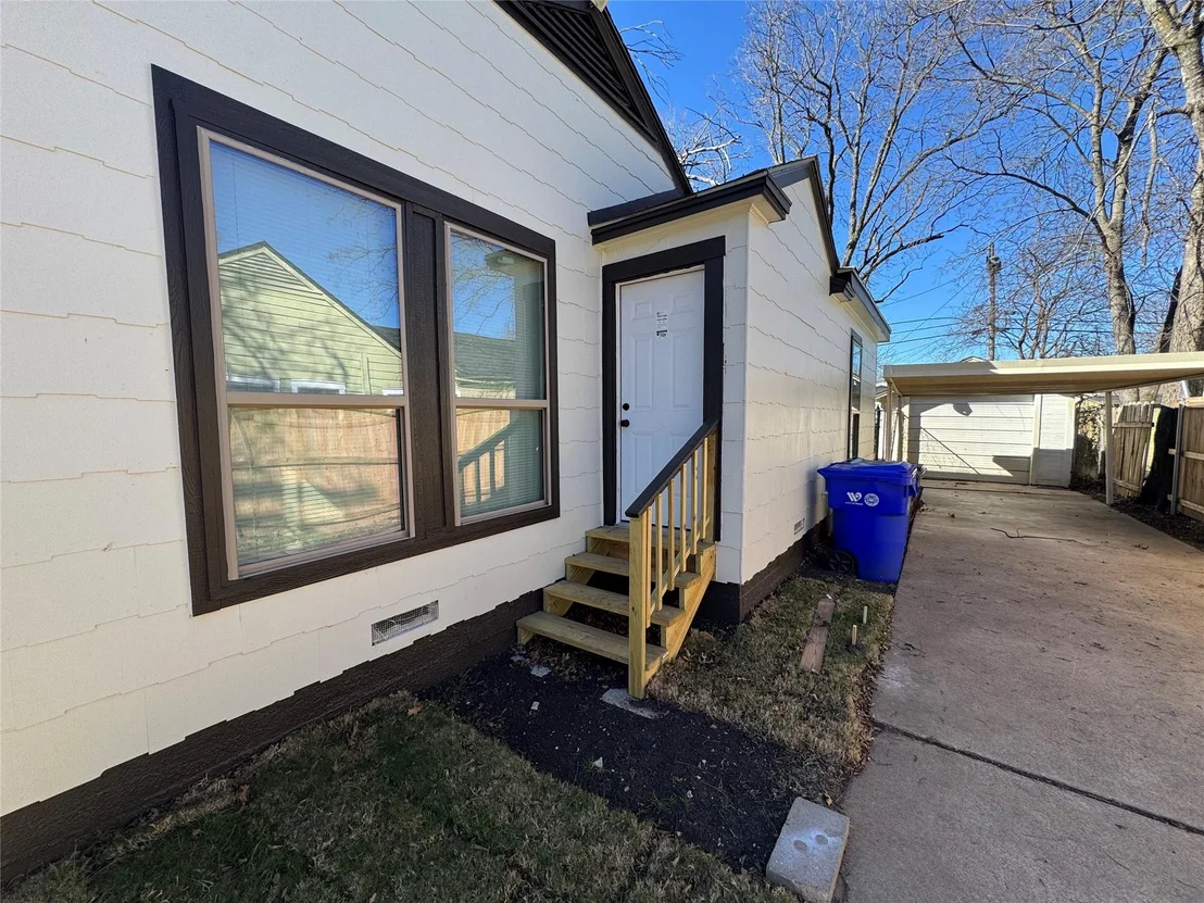 Photo of 2909 Alexander Avenue