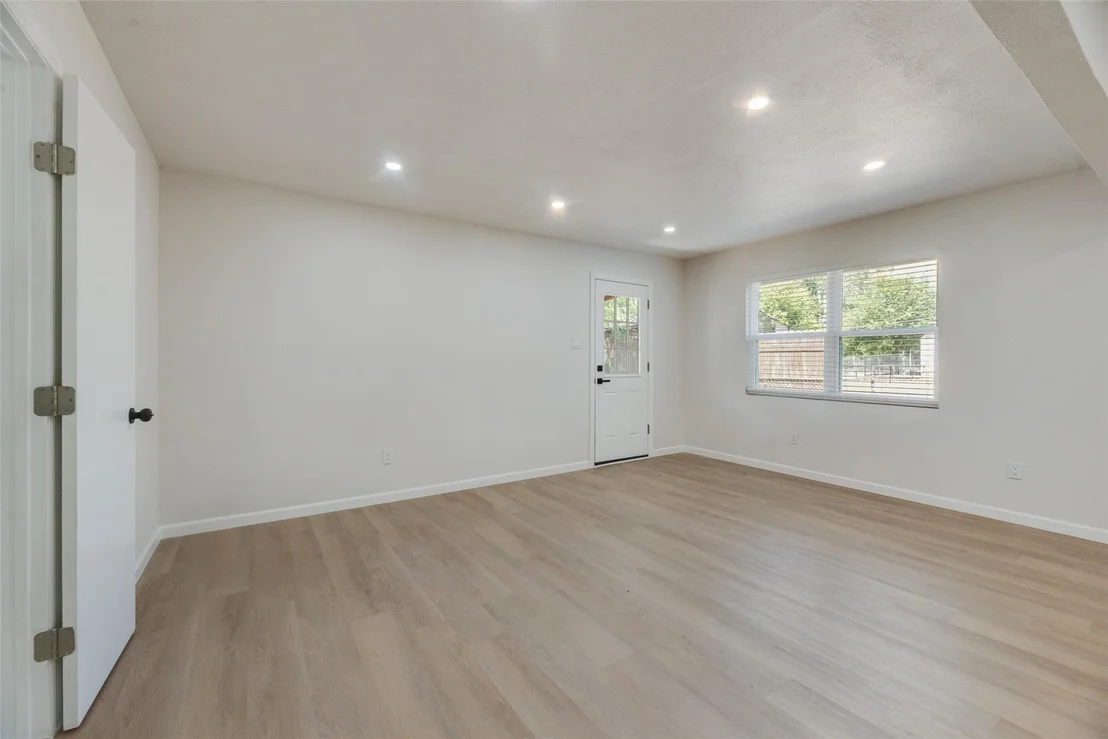 Photo of 409 Birchwood Circle