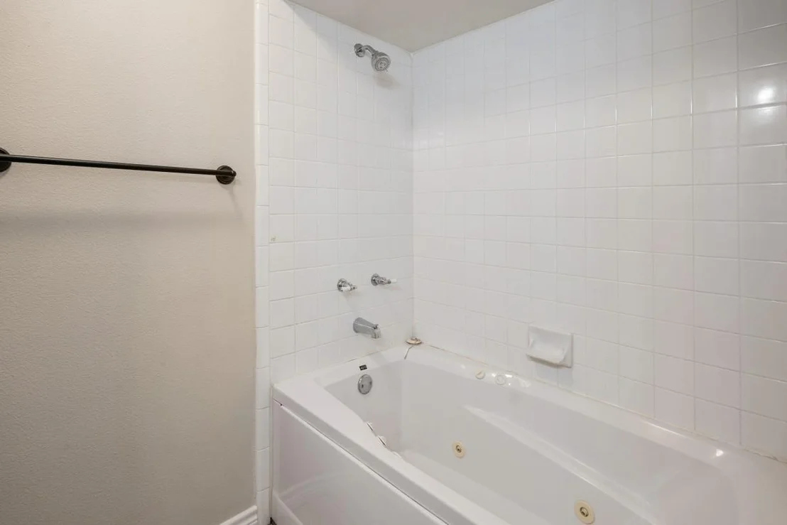 Photo of 1 Oakridge Circle