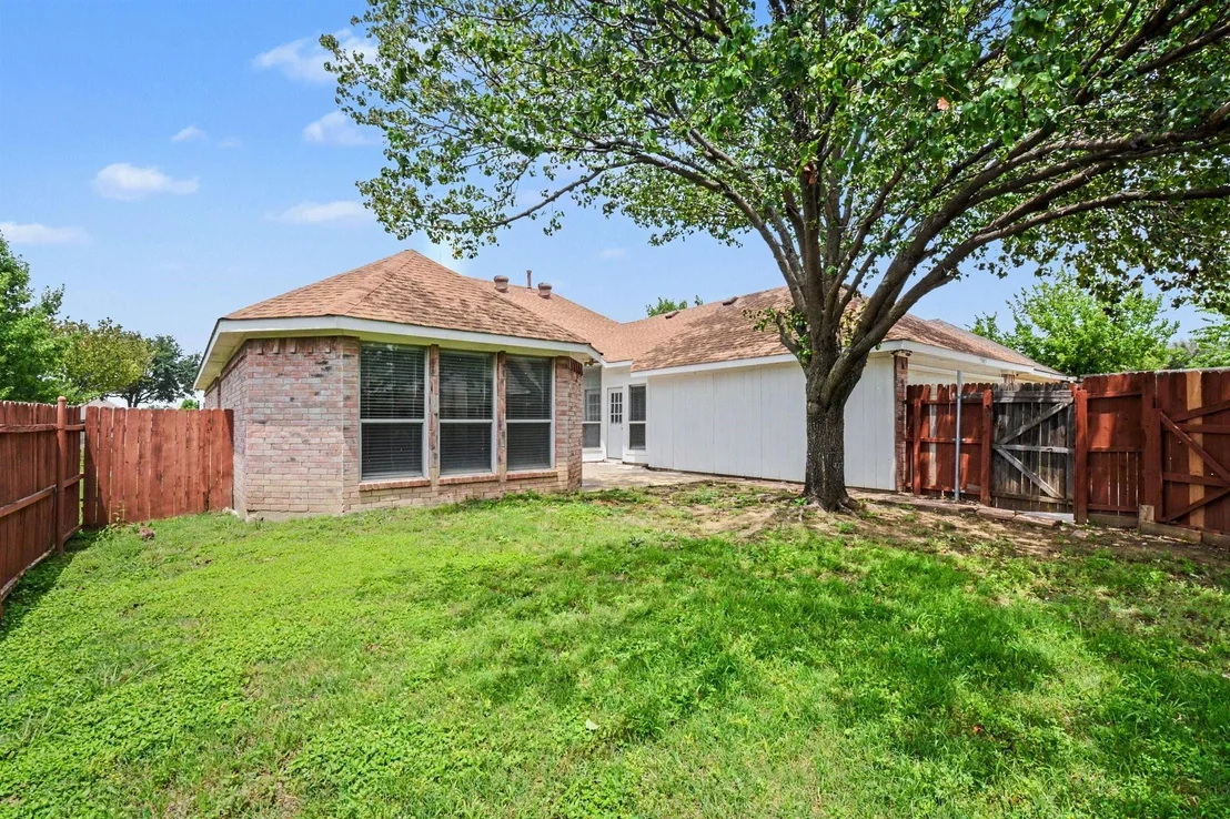 Photo of 9901 Queens Road
