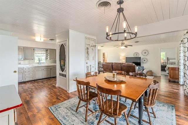 Photo of 138 Pin Oak Drive