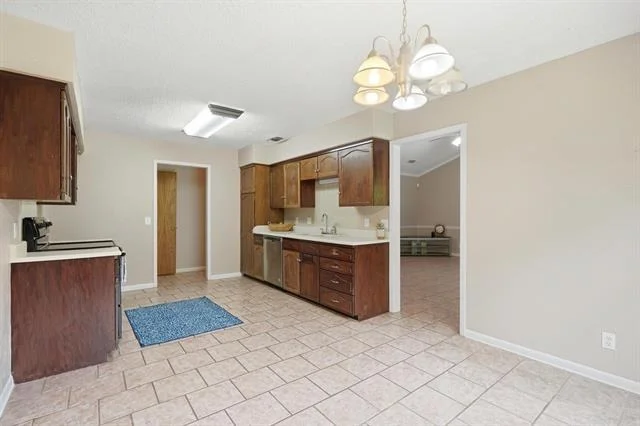 Photo of 116 Greentree Cir