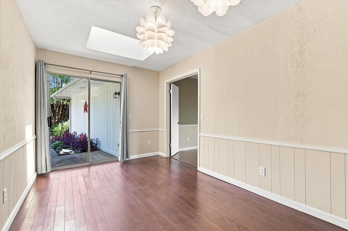 Photo of 2525 Eucalyptus Drive