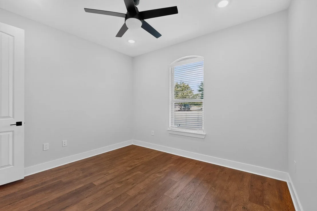 Photo of 1672 Brookview Drive