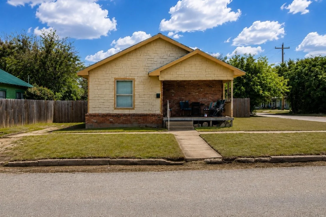 Photo of 309 W 10th Street