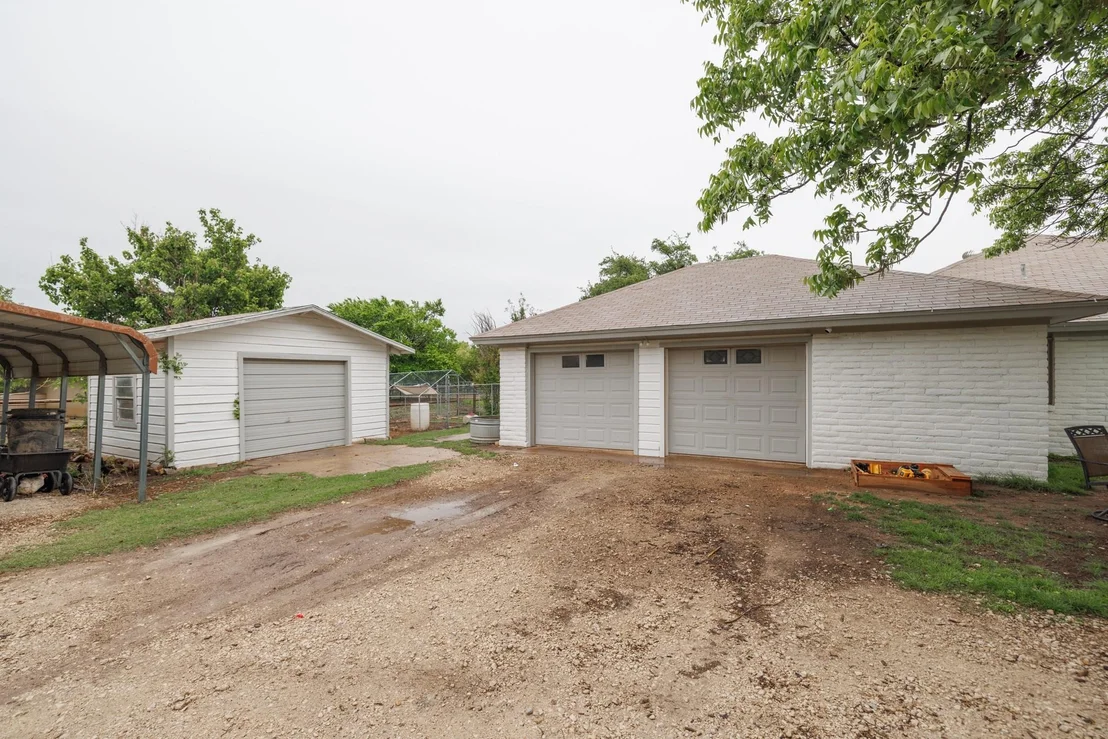 Photo of 636 Clark Road