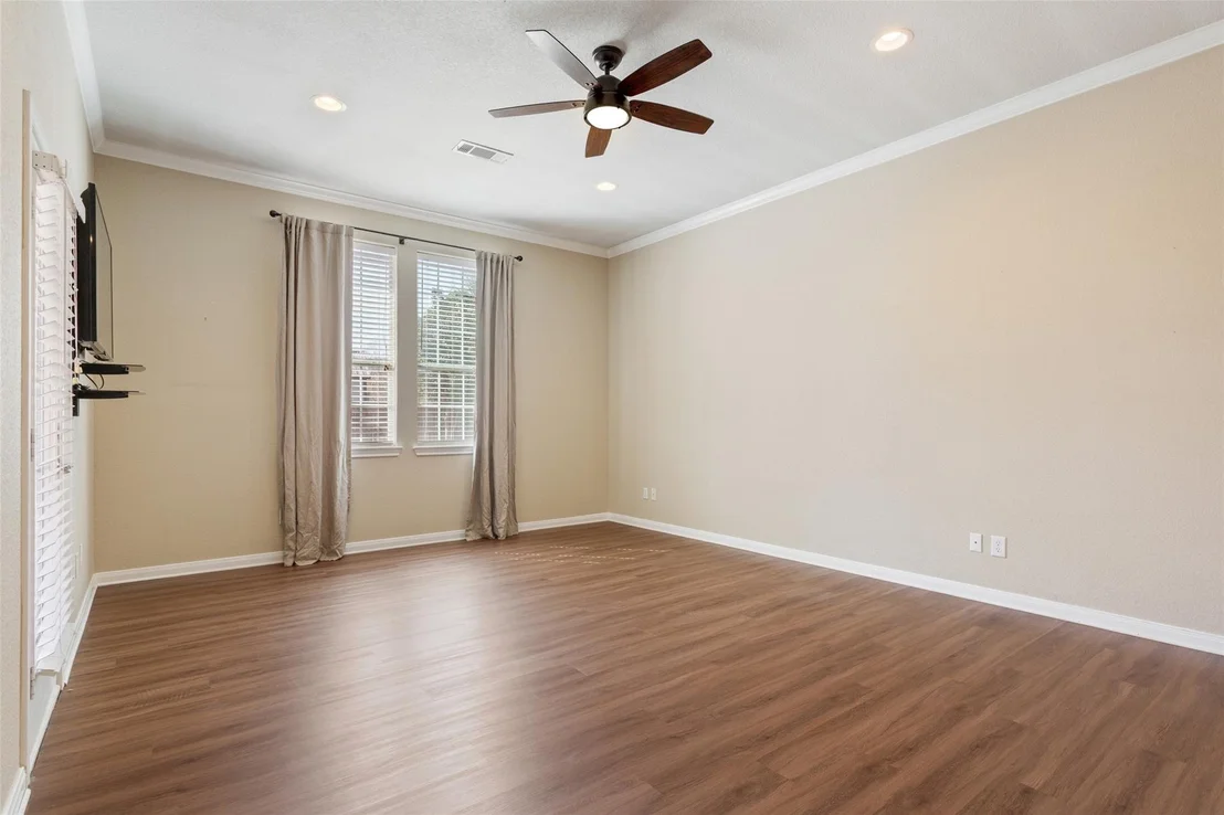 Photo of 319 Winding Creek Lane