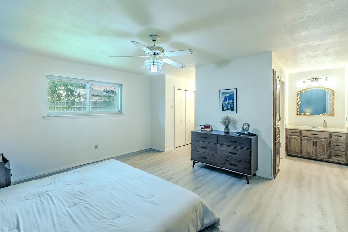 Photo of 1057 Radisson Drive