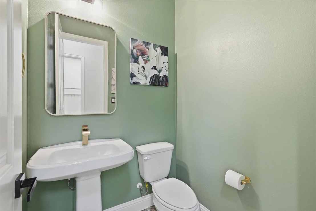 Photo of 2433 Mare Road
