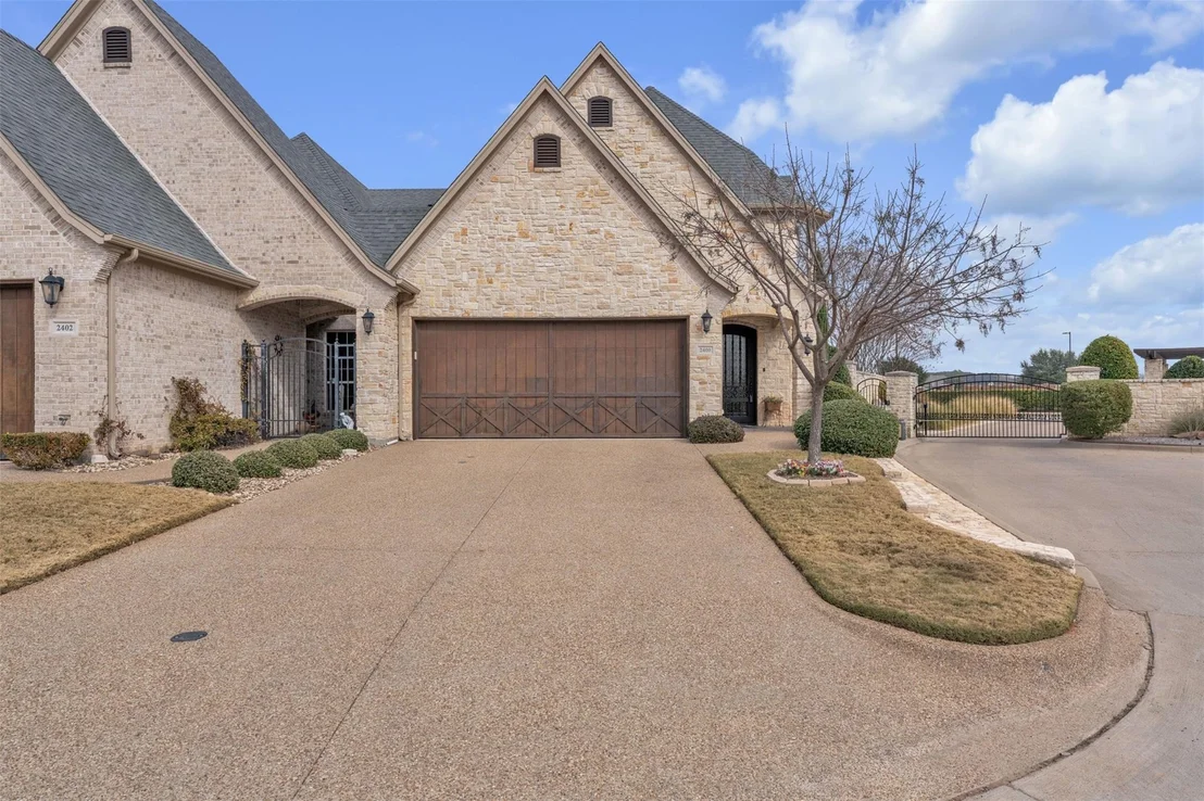 Photo of 2400 Vineyard Drive